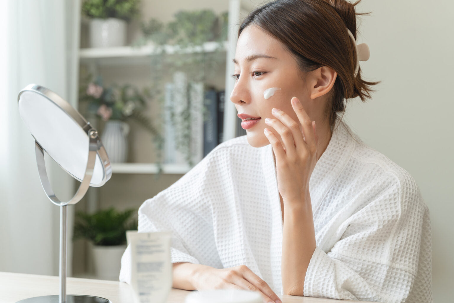 Understanding Sensitive Skin: Causes, Signs & Skincare Tips